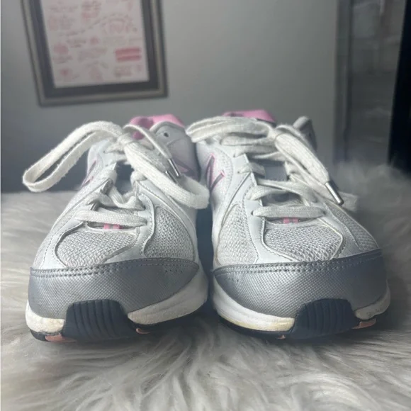New Balance 496 womens walking running shoes pink grey white 7.5 dad shoes - Picture 2 of 9